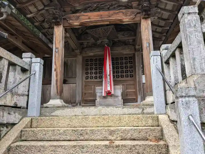 天満神社の{uncategorized: "未分類", other: "その他", undefined: "問題あり", building: "その他建物", grave: "お墓", sacred_gate: "鳥居", guardian: "狛犬", statue: "像", buddha: "仏像", history: "歴史", nature: "自然", garden: "庭園", animal: "動物", pagoda: "塔", temizu: "手水舎", mountain_gate: "山門・神門", sanctuary: "本殿・本堂", subordinate: "末社・摂社", art: "芸術", scenery: "景色", jizo: "地蔵", ema: "絵馬", goshuin: "御朱印", omikuji: "おみくじ", items: "授与品その他", amulet: "お守り", goshuincho: "御朱印帳", eats: "食事", festival: "お祭り", votive_dance: "神楽", shichigosan: "七五三参", wedding: "結婚式", experience: "体験その他", initially: "初詣", around: "周辺", anti_infection: "感染症対策"}