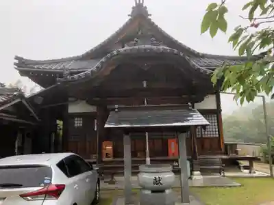 医座寺の本殿・本堂