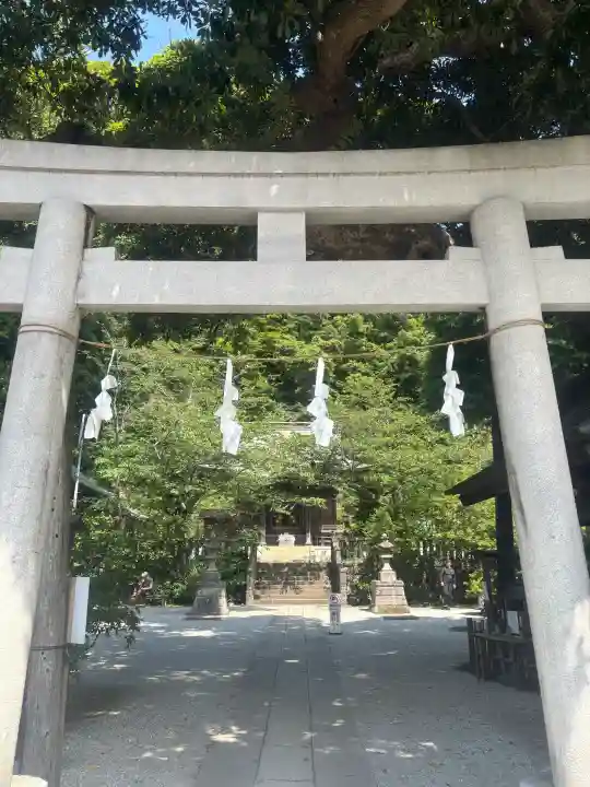 御霊神社の{uncategorized: "未分類", other: "その他", undefined: "問題あり", building: "その他建物", grave: "お墓", sacred_gate: "鳥居", guardian: "狛犬", statue: "像", buddha: "仏像", history: "歴史", nature: "自然", garden: "庭園", animal: "動物", pagoda: "塔", temizu: "手水舎", mountain_gate: "山門・神門", sanctuary: "本殿・本堂", subordinate: "末社・摂社", art: "芸術", scenery: "景色", jizo: "地蔵", ema: "絵馬", goshuin: "御朱印", omikuji: "おみくじ", items: "授与品その他", amulet: "お守り", goshuincho: "御朱印帳", eats: "食事", festival: "お祭り", votive_dance: "神楽", shichigosan: "七五三参", wedding: "結婚式", experience: "体験その他", initially: "初詣", around: "周辺", anti_infection: "感染症対策"}