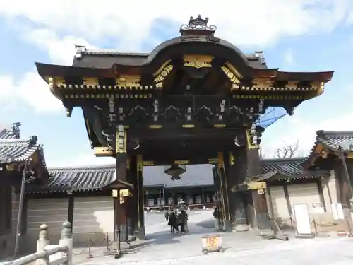 本願寺（西本願寺）の山門