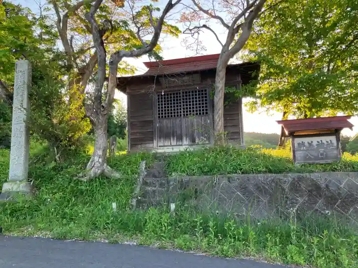 津島神社の{uncategorized: "未分類", other: "その他", undefined: "問題あり", building: "その他建物", grave: "お墓", sacred_gate: "鳥居", guardian: "狛犬", statue: "像", buddha: "仏像", history: "歴史", nature: "自然", garden: "庭園", animal: "動物", pagoda: "塔", temizu: "手水舎", mountain_gate: "山門・神門", sanctuary: "本殿・本堂", subordinate: "末社・摂社", art: "芸術", scenery: "景色", jizo: "地蔵", ema: "絵馬", goshuin: "御朱印", omikuji: "おみくじ", items: "授与品その他", amulet: "お守り", goshuincho: "御朱印帳", eats: "食事", festival: "お祭り", votive_dance: "神楽", shichigosan: "七五三参", wedding: "結婚式", experience: "体験その他", initially: "初詣", around: "周辺", anti_infection: "感染症対策"}