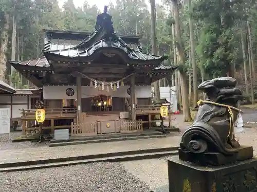 御岩神社の{uncategorized: "未分類", other: "その他", undefined: "問題あり", building: "その他建物", grave: "お墓", sacred_gate: "鳥居", guardian: "狛犬", statue: "像", buddha: "仏像", history: "歴史", nature: "自然", garden: "庭園", animal: "動物", pagoda: "塔", temizu: "手水舎", mountain_gate: "山門・神門", sanctuary: "本殿・本堂", subordinate: "末社・摂社", art: "芸術", scenery: "景色", jizo: "地蔵", ema: "絵馬", goshuin: "御朱印", omikuji: "おみくじ", items: "授与品その他", amulet: "お守り", goshuincho: "御朱印帳", eats: "食事", festival: "お祭り", votive_dance: "神楽", shichigosan: "七五三参", wedding: "結婚式", experience: "体験その他", initially: "初詣", around: "周辺", anti_infection: "感染症対策"}