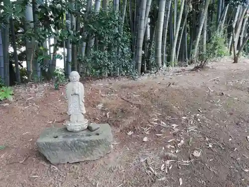 法岩院の地蔵