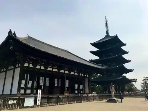 興福寺の本殿・本堂