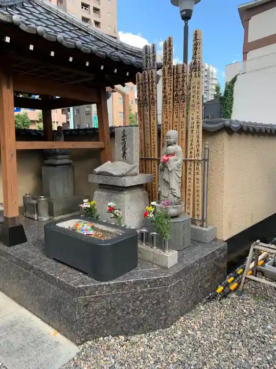 真源寺(入谷鬼子母神)の地蔵