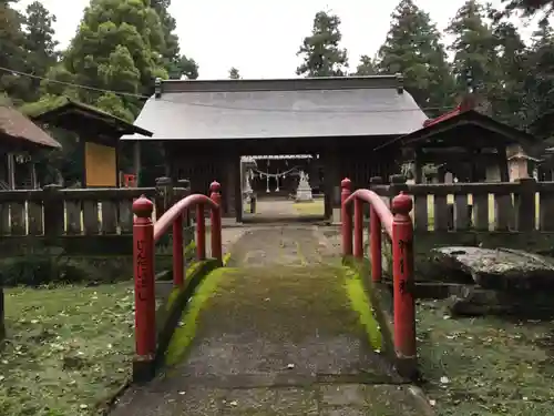 二宮赤城神社の山門・神門