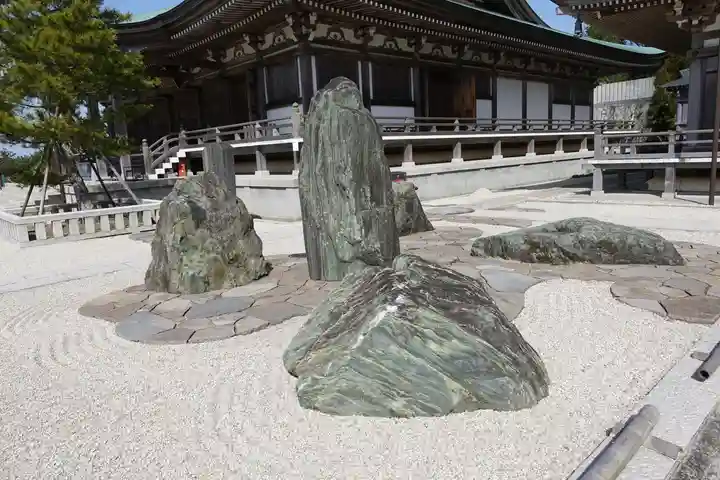 忉利天上寺の庭園
