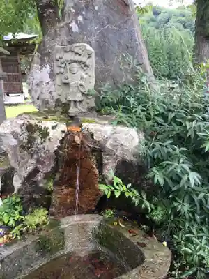 十二神社の手水舎