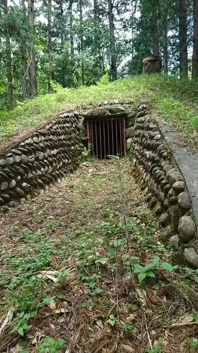 八幡神社の建物その他