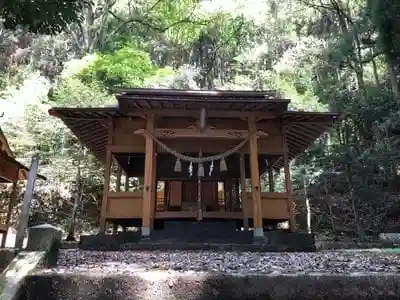 塚原神社の本殿