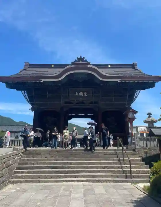 善光寺の{uncategorized: "未分類", other: "その他", undefined: "問題あり", building: "その他建物", grave: "お墓", sacred_gate: "鳥居", guardian: "狛犬", statue: "像", buddha: "仏像", history: "歴史", nature: "自然", garden: "庭園", animal: "動物", pagoda: "塔", temizu: "手水舎", mountain_gate: "山門・神門", sanctuary: "本殿・本堂", subordinate: "末社・摂社", art: "芸術", scenery: "景色", jizo: "地蔵", ema: "絵馬", goshuin: "御朱印", omikuji: "おみくじ", items: "授与品その他", amulet: "お守り", goshuincho: "御朱印帳", eats: "食事", festival: "お祭り", votive_dance: "神楽", shichigosan: "七五三参", wedding: "結婚式", experience: "体験その他", initially: "初詣", around: "周辺", anti_infection: "感染症対策"}