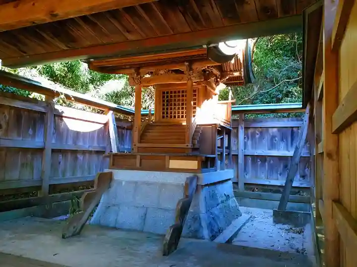 八幡神社の本殿・本堂