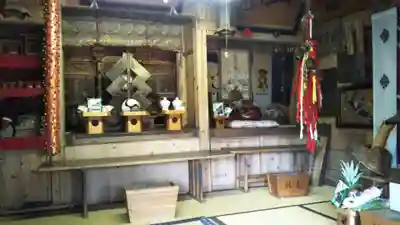 浅岸薬師神社の末社・摂社
