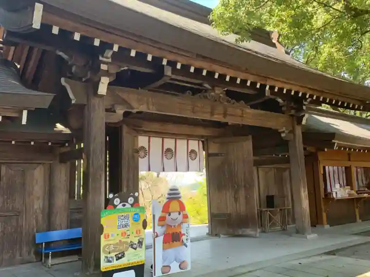 菊池神社の山門・神門