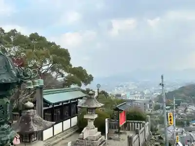 金刀比羅宮の{uncategorized: "未分類", other: "その他", undefined: "問題あり", building: "その他建物", grave: "お墓", sacred_gate: "鳥居", guardian: "狛犬", statue: "像", buddha: "仏像", history: "歴史", nature: "自然", garden: "庭園", animal: "動物", pagoda: "塔", temizu: "手水舎", mountain_gate: "山門・神門", sanctuary: "本殿・本堂", subordinate: "末社・摂社", art: "芸術", scenery: "景色", jizo: "地蔵", ema: "絵馬", goshuin: "御朱印", omikuji: "おみくじ", items: "授与品その他", amulet: "お守り", goshuincho: "御朱印帳", eats: "食事", festival: "お祭り", votive_dance: "神楽", shichigosan: "七五三参", wedding: "結婚式", experience: "体験その他", initially: "初詣", around: "周辺", anti_infection: "感染症対策"}