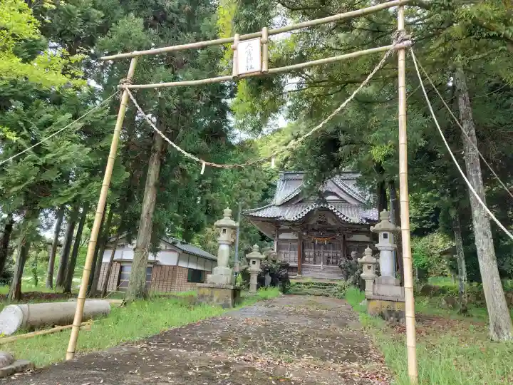 大宮神社の{uncategorized: "未分類", other: "その他", undefined: "問題あり", building: "その他建物", grave: "お墓", sacred_gate: "鳥居", guardian: "狛犬", statue: "像", buddha: "仏像", history: "歴史", nature: "自然", garden: "庭園", animal: "動物", pagoda: "塔", temizu: "手水舎", mountain_gate: "山門・神門", sanctuary: "本殿・本堂", subordinate: "末社・摂社", art: "芸術", scenery: "景色", jizo: "地蔵", ema: "絵馬", goshuin: "御朱印", omikuji: "おみくじ", items: "授与品その他", amulet: "お守り", goshuincho: "御朱印帳", eats: "食事", festival: "お祭り", votive_dance: "神楽", shichigosan: "七五三参", wedding: "結婚式", experience: "体験その他", initially: "初詣", around: "周辺", anti_infection: "感染症対策"}