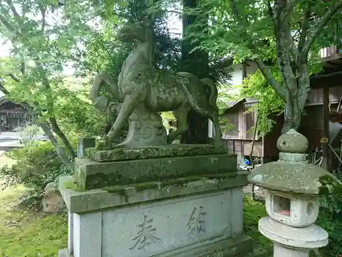 江沼神社の像