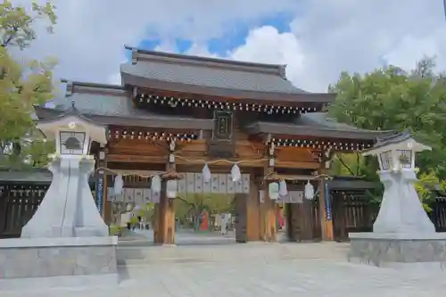 湊川神社の山門