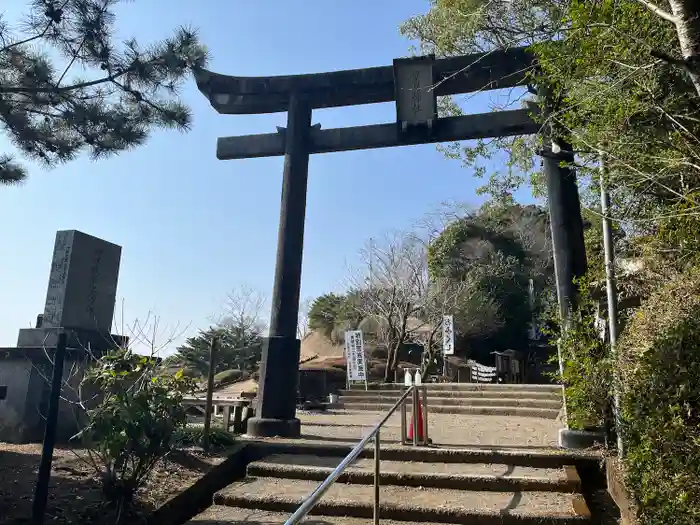 母智丘神社の鳥居