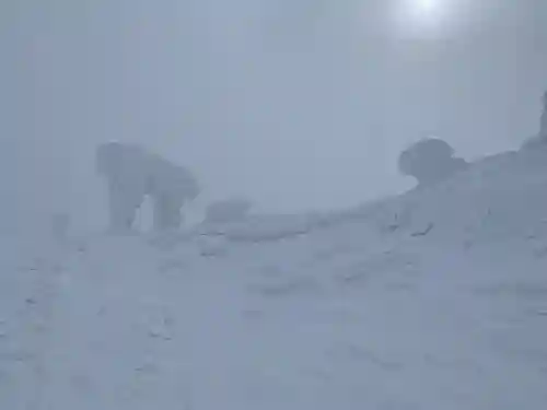 刈田嶺神社(奥宮)の{uncategorized: "未分類", other: "その他", undefined: "問題あり", building: "その他建物", grave: "お墓", sacred_gate: "鳥居", guardian: "狛犬", statue: "像", buddha: "仏像", history: "歴史", nature: "自然", garden: "庭園", animal: "動物", pagoda: "塔", temizu: "手水舎", mountain_gate: "山門・神門", sanctuary: "本殿・本堂", subordinate: "末社・摂社", art: "芸術", scenery: "景色", jizo: "地蔵", ema: "絵馬", goshuin: "御朱印", omikuji: "おみくじ", items: "授与品その他", amulet: "お守り", goshuincho: "御朱印帳", eats: "食事", festival: "お祭り", votive_dance: "神楽", shichigosan: "七五三参", wedding: "結婚式", experience: "体験その他", initially: "初詣", around: "周辺", anti_infection: "感染症対策"}