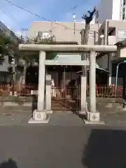 御嶽稲荷神社の鳥居