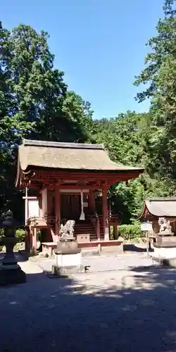 苗村神社の本殿