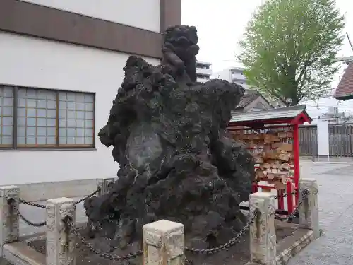 鶴見神社の狛犬