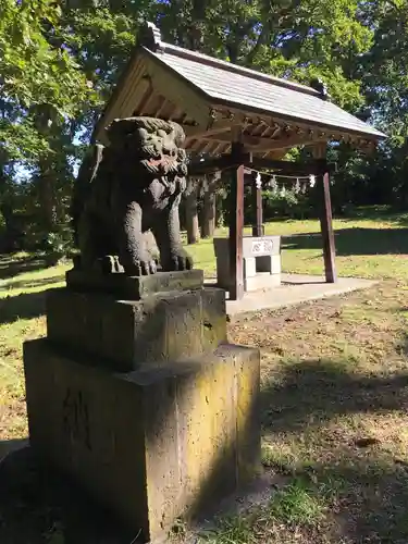 権現山内浦神社の狛犬