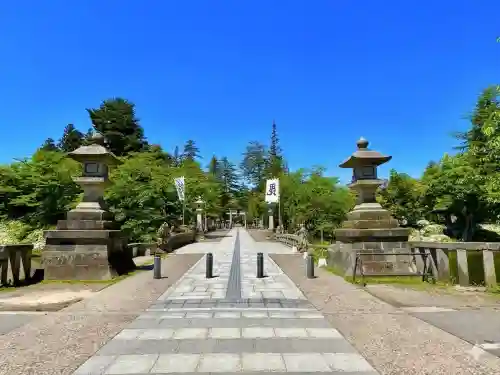 上杉神社の{uncategorized: "未分類", other: "その他", undefined: "問題あり", building: "その他建物", grave: "お墓", sacred_gate: "鳥居", guardian: "狛犬", statue: "像", buddha: "仏像", history: "歴史", nature: "自然", garden: "庭園", animal: "動物", pagoda: "塔", temizu: "手水舎", mountain_gate: "山門・神門", sanctuary: "本殿・本堂", subordinate: "末社・摂社", art: "芸術", scenery: "景色", jizo: "地蔵", ema: "絵馬", goshuin: "御朱印", omikuji: "おみくじ", items: "授与品その他", amulet: "お守り", goshuincho: "御朱印帳", eats: "食事", festival: "お祭り", votive_dance: "神楽", shichigosan: "七五三参", wedding: "結婚式", experience: "体験その他", initially: "初詣", around: "周辺", anti_infection: "感染症対策"}