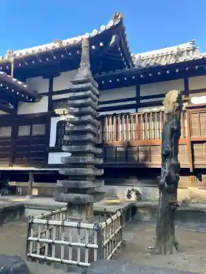 本立寺の{uncategorized: "未分類", other: "その他", undefined: "問題あり", building: "その他建物", grave: "お墓", sacred_gate: "鳥居", guardian: "狛犬", statue: "像", buddha: "仏像", history: "歴史", nature: "自然", garden: "庭園", animal: "動物", pagoda: "塔", temizu: "手水舎", mountain_gate: "山門・神門", sanctuary: "本殿・本堂", subordinate: "末社・摂社", art: "芸術", scenery: "景色", jizo: "地蔵", ema: "絵馬", goshuin: "御朱印", omikuji: "おみくじ", items: "授与品その他", amulet: "お守り", goshuincho: "御朱印帳", eats: "食事", festival: "お祭り", votive_dance: "神楽", shichigosan: "七五三参", wedding: "結婚式", experience: "体験その他", initially: "初詣", around: "周辺", anti_infection: "感染症対策"}