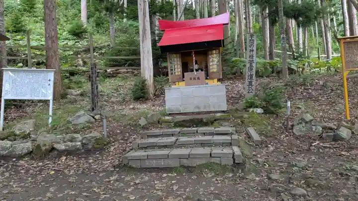 神社(洞爺湖中の島)の本殿・本堂