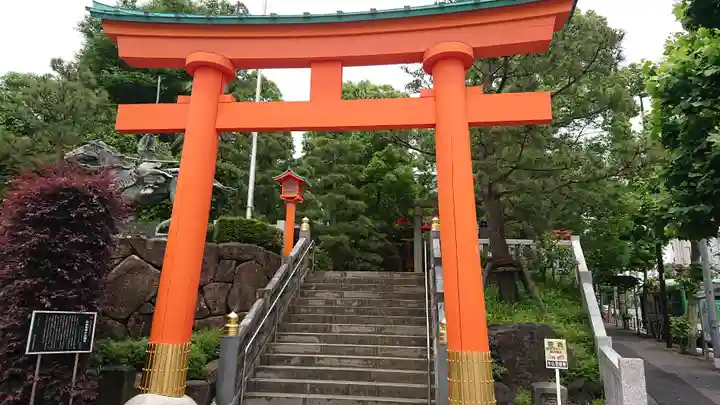 穴八幡宮の鳥居