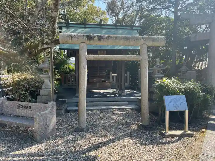 福良八幡神社の{uncategorized: "未分類", other: "その他", undefined: "問題あり", building: "その他建物", grave: "お墓", sacred_gate: "鳥居", guardian: "狛犬", statue: "像", buddha: "仏像", history: "歴史", nature: "自然", garden: "庭園", animal: "動物", pagoda: "塔", temizu: "手水舎", mountain_gate: "山門・神門", sanctuary: "本殿・本堂", subordinate: "末社・摂社", art: "芸術", scenery: "景色", jizo: "地蔵", ema: "絵馬", goshuin: "御朱印", omikuji: "おみくじ", items: "授与品その他", amulet: "お守り", goshuincho: "御朱印帳", eats: "食事", festival: "お祭り", votive_dance: "神楽", shichigosan: "七五三参", wedding: "結婚式", experience: "体験その他", initially: "初詣", around: "周辺", anti_infection: "感染症対策"}