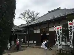 葦航寺の本殿