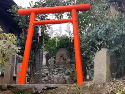 横浜御嶽神社の鳥居