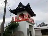 霊泉寺の{uncategorized: "未分類", other: "その他", undefined: "問題あり", building: "その他建物", grave: "お墓", sacred_gate: "鳥居", guardian: "狛犬", statue: "像", buddha: "仏像", history: "歴史", nature: "自然", garden: "庭園", animal: "動物", pagoda: "塔", temizu: "手水舎", mountain_gate: "山門・神門", sanctuary: "本殿・本堂", subordinate: "末社・摂社", art: "芸術", scenery: "景色", jizo: "地蔵", ema: "絵馬", goshuin: "御朱印", omikuji: "おみくじ", items: "授与品その他", amulet: "お守り", goshuincho: "御朱印帳", eats: "食事", festival: "お祭り", votive_dance: "神楽", shichigosan: "七五三参", wedding: "結婚式", experience: "体験その他", initially: "初詣", around: "周辺", anti_infection: "感染症対策"}