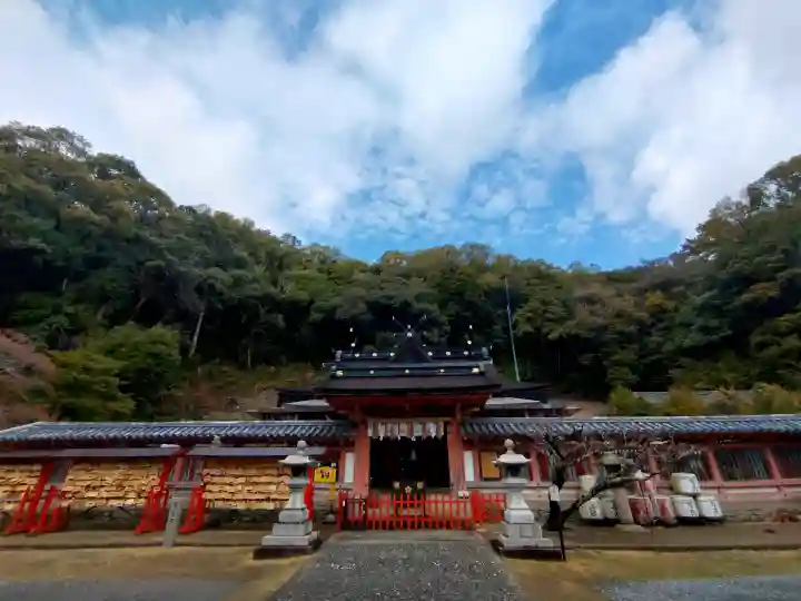 和歌浦天満宮の{uncategorized: "未分類", other: "その他", undefined: "問題あり", building: "その他建物", grave: "お墓", sacred_gate: "鳥居", guardian: "狛犬", statue: "像", buddha: "仏像", history: "歴史", nature: "自然", garden: "庭園", animal: "動物", pagoda: "塔", temizu: "手水舎", mountain_gate: "山門・神門", sanctuary: "本殿・本堂", subordinate: "末社・摂社", art: "芸術", scenery: "景色", jizo: "地蔵", ema: "絵馬", goshuin: "御朱印", omikuji: "おみくじ", items: "授与品その他", amulet: "お守り", goshuincho: "御朱印帳", eats: "食事", festival: "お祭り", votive_dance: "神楽", shichigosan: "七五三参", wedding: "結婚式", experience: "体験その他", initially: "初詣", around: "周辺", anti_infection: "感染症対策"}