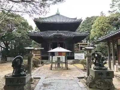 二井寺山極楽寺の本殿