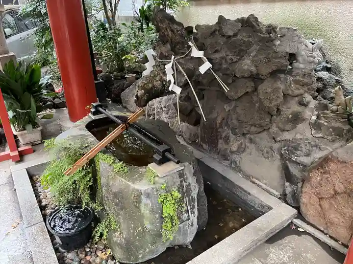 三崎稲荷神社の手水舎