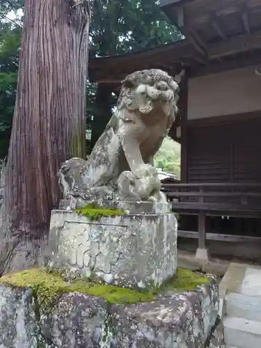 石楯尾神社の狛犬