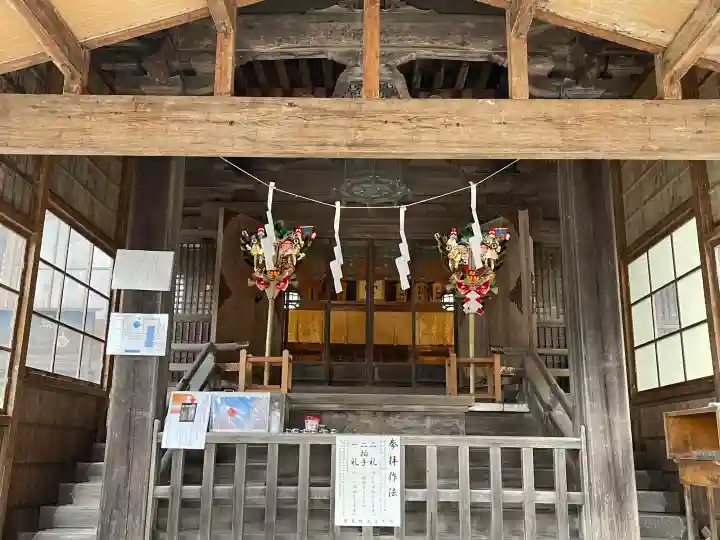 函館八幡宮の{uncategorized: "未分類", other: "その他", undefined: "問題あり", building: "その他建物", grave: "お墓", sacred_gate: "鳥居", guardian: "狛犬", statue: "像", buddha: "仏像", history: "歴史", nature: "自然", garden: "庭園", animal: "動物", pagoda: "塔", temizu: "手水舎", mountain_gate: "山門・神門", sanctuary: "本殿・本堂", subordinate: "末社・摂社", art: "芸術", scenery: "景色", jizo: "地蔵", ema: "絵馬", goshuin: "御朱印", omikuji: "おみくじ", items: "授与品その他", amulet: "お守り", goshuincho: "御朱印帳", eats: "食事", festival: "お祭り", votive_dance: "神楽", shichigosan: "七五三参", wedding: "結婚式", experience: "体験その他", initially: "初詣", around: "周辺", anti_infection: "感染症対策"}