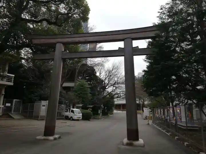 東郷神社の鳥居