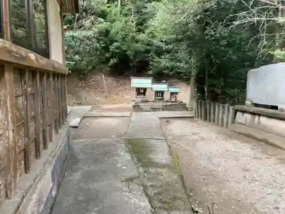 大里八幡神社の末社・摂社