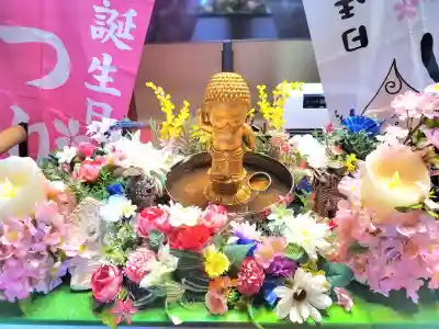 高龍寺の{uncategorized: "未分類", other: "その他", undefined: "問題あり", building: "その他建物", grave: "お墓", sacred_gate: "鳥居", guardian: "狛犬", statue: "像", buddha: "仏像", history: "歴史", nature: "自然", garden: "庭園", animal: "動物", pagoda: "塔", temizu: "手水舎", mountain_gate: "山門・神門", sanctuary: "本殿・本堂", subordinate: "末社・摂社", art: "芸術", scenery: "景色", jizo: "地蔵", ema: "絵馬", goshuin: "御朱印", omikuji: "おみくじ", items: "授与品その他", amulet: "お守り", goshuincho: "御朱印帳", eats: "食事", festival: "お祭り", votive_dance: "神楽", shichigosan: "七五三参", wedding: "結婚式", experience: "体験その他", initially: "初詣", around: "周辺", anti_infection: "感染症対策"}