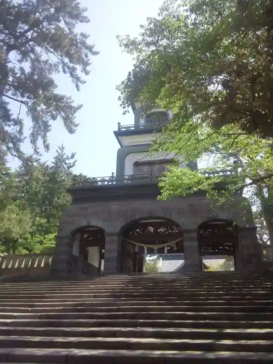 尾山神社の山門・神門