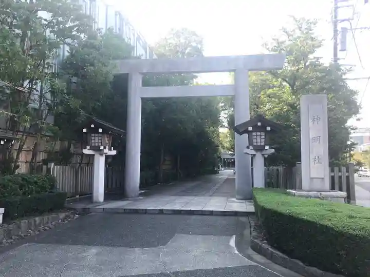 神明社の鳥居