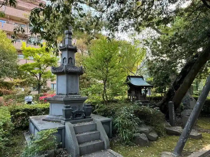 栽松院の{uncategorized: "未分類", other: "その他", undefined: "問題あり", building: "その他建物", grave: "お墓", sacred_gate: "鳥居", guardian: "狛犬", statue: "像", buddha: "仏像", history: "歴史", nature: "自然", garden: "庭園", animal: "動物", pagoda: "塔", temizu: "手水舎", mountain_gate: "山門・神門", sanctuary: "本殿・本堂", subordinate: "末社・摂社", art: "芸術", scenery: "景色", jizo: "地蔵", ema: "絵馬", goshuin: "御朱印", omikuji: "おみくじ", items: "授与品その他", amulet: "お守り", goshuincho: "御朱印帳", eats: "食事", festival: "お祭り", votive_dance: "神楽", shichigosan: "七五三参", wedding: "結婚式", experience: "体験その他", initially: "初詣", around: "周辺", anti_infection: "感染症対策"}