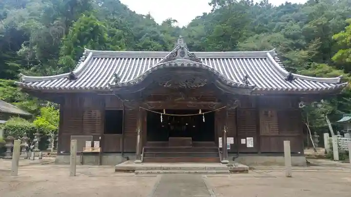 由加神社(和気由加神社)の本殿・本堂
