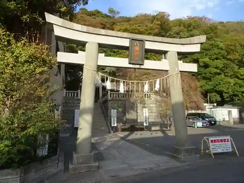 根岸八幡神社の鳥居