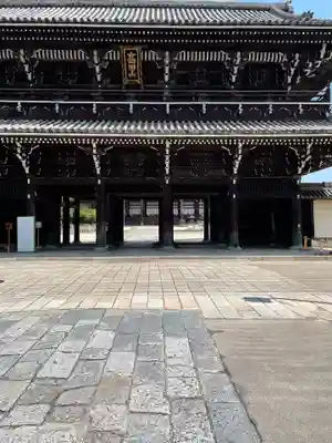 本山専修寺の山門・神門